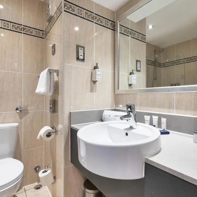 غرفة عائلية، Park Inn By Radisson Cardiff City Centre 6/6