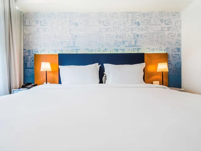 غرفة تنفيذية بسرير كوين بإطلالة جزئية على البحر، Novotel Rio de Janeiro Leme 7/10
