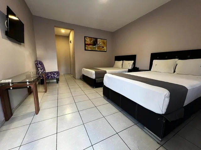 غرفة بسريرين مزدوجين، Expo Hotel Guadalajara 2/3
