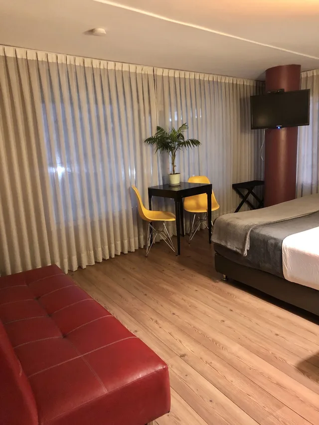 Room, Twin Beds, Hotel Living 55 5/5