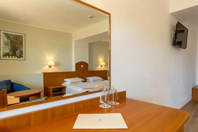 غرفة رباعية بإطلالة على المتنزه بشرفة، Madara Park Hotel 6/9