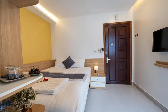 غرفة اقتصادية بسرير كوين، Stop And Go Boutique Homestay In Hue 2/2