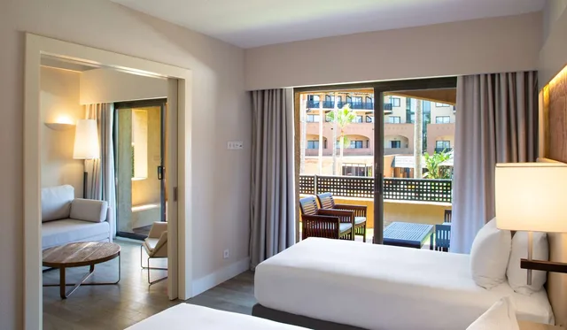 جناح بسرير كينج بغرفتي نوم، DoubleTree by Hilton Islantilla Beach Golf Resort 1/2