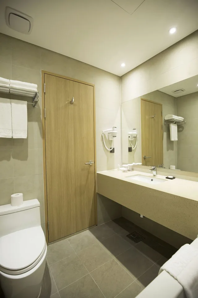 غرفة قياسية بسرير مزدوج بإطلالة جزئية على البحر، Best Western Haeundae Hotel 4/6