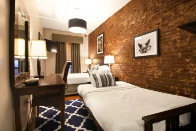 غرفة قياسية بسرير كوين بحمام خاص مع أريكة، HOTEL 309 1/3