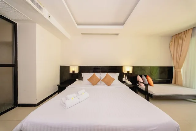 Chalay, Tropical, King Bed, Sunrise Wing, Sand Sea Resort Railay Beach 1/5