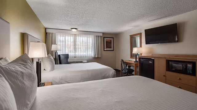 غرفة قياسية بسريرين كوين لذوي الإعاقة، Best Western Hi-Desert Inn 2/10