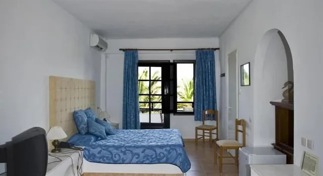 Room, Queen Bed, Sea View, Near the Pool، Assa Maris Beach Hotel 1/9