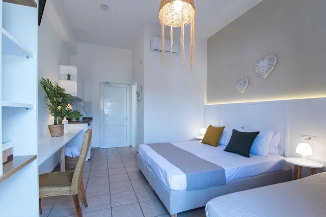 Superior, Studio, Triple, 1 Double and 1 Single Bed, Mirage Studios 4/10