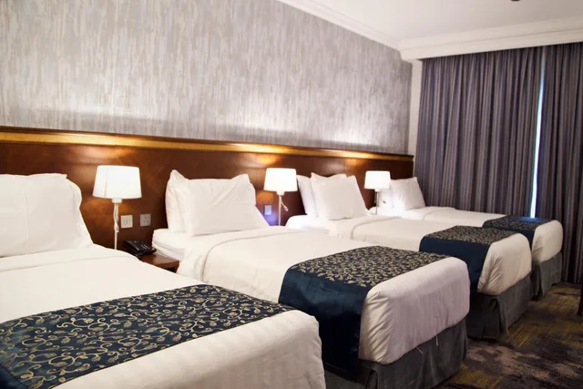 غرفة رباعية، نزل رويال(Nozol Royal Inn Hotel) 3/5