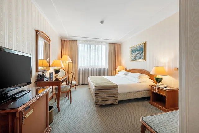 غرفة سوبيريور بسرير كينج، Panorama Prague Hotel 1/5