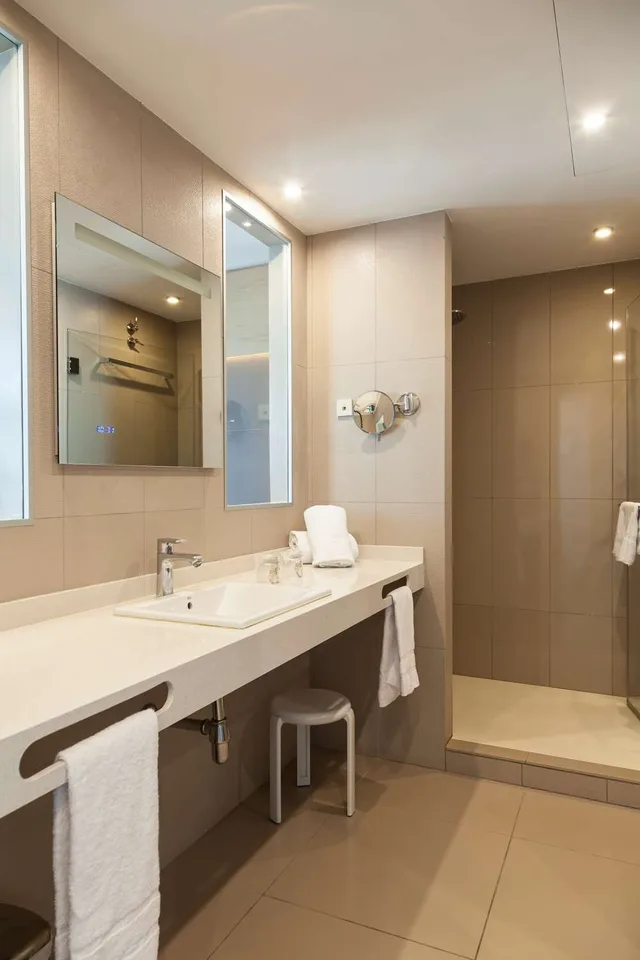 غرفة كومفورت بسريرين منفصلين بشرفة بإطلالة، Best Western Hotel Mediterraneo 8/8