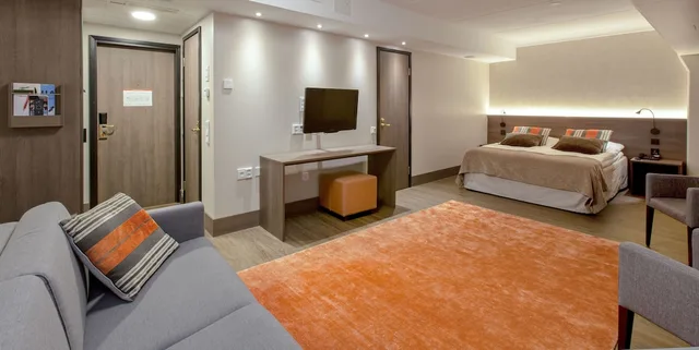 غرفة سوبيريور عائلية سوبيريور بسرير كوين بإطلالة مع أريكة، Holiday Club Caribia 2/7