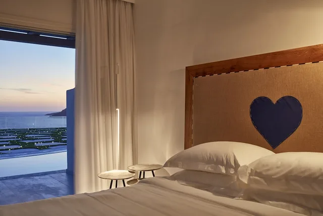 غرفة كلاسيكية بسرير كينج بإطلالة على الحديقة بغرفة نوم واحدة، Royal Myconian - Leading Hotels Of The World 1/1