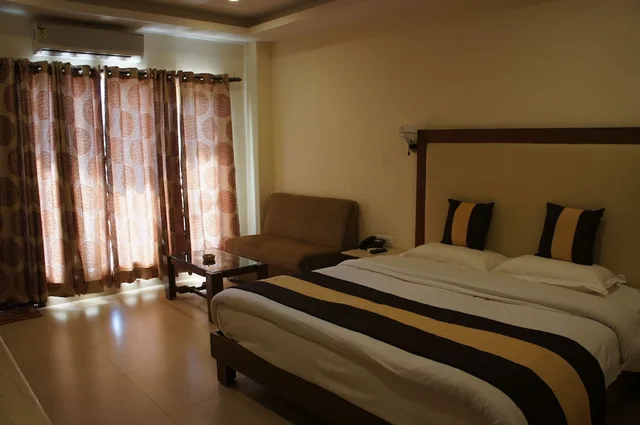 غرفة فاخرة، Riverside Resort 5/10