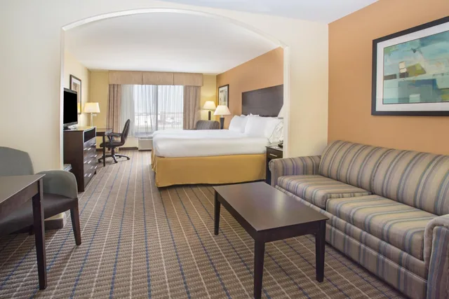 جناح بسرير كينج مع أريكة، Holiday Inn Express Hotel And Suites Pauls Valley 3/3