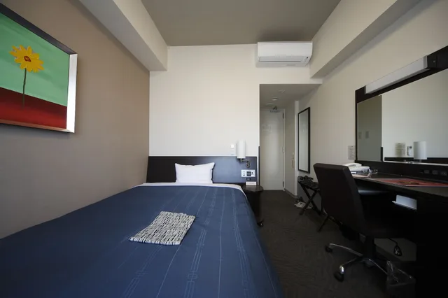 غرفة كومفورت مفردة بسرير مزدوج، Hotel Route Inn SakaideKita Inter 3/9