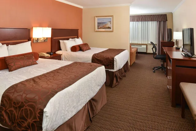 جناح بسرير كوين، Best Western Plus Landmark Inn 4/6