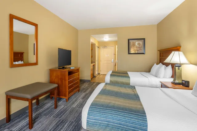 غرفة رباعية لذوي الإعاقة، Best Western Plus University Park Inn & Suites 2/4