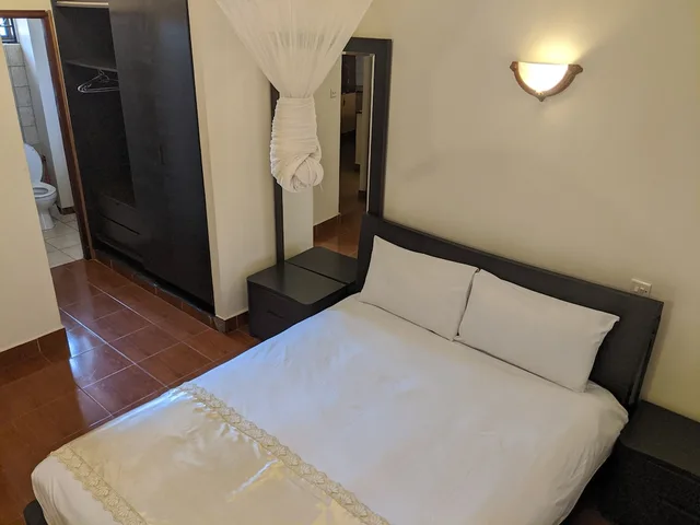جناح تنفيذي بسرير كوين بإطلالة على المسبح بغرفة نوم واحدة، Prestige Hotel Suites 3/9