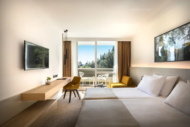 غرفة سوبيريور ثلاثية بفراش فوتون وسرير مزدوج وسرير فردي، Eden Hotel by Maistra Collection 3/4