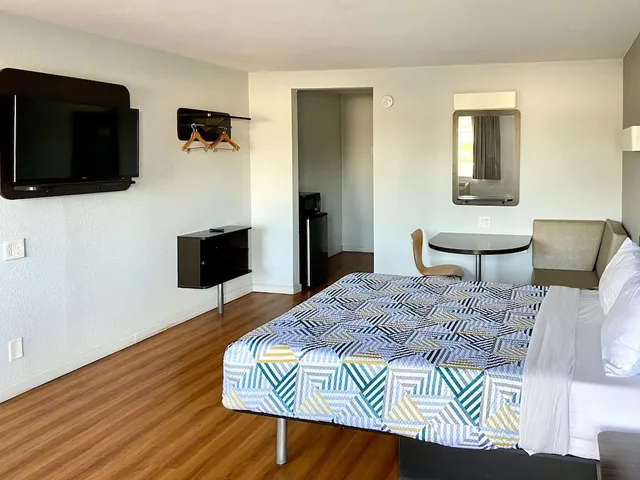 غرفة ديلوكس بسرير كوين، Motel6 Delano, CA 3/4