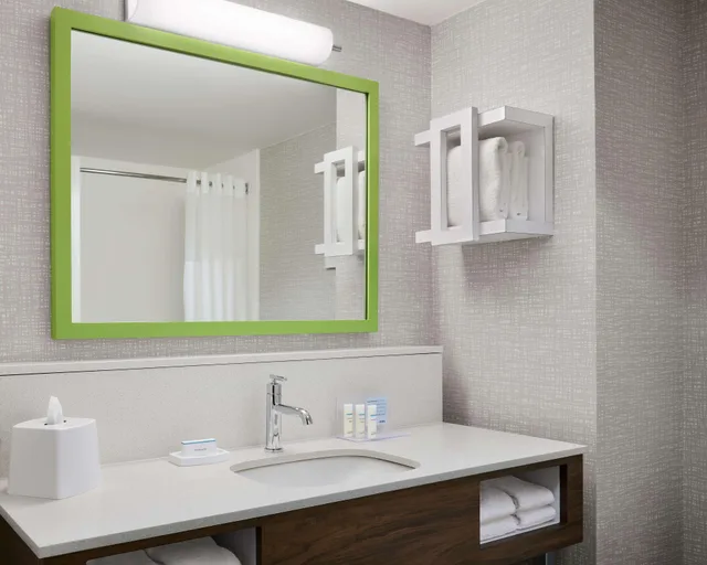 استوديو بسرير كينج، Hampton Inn & Suites New Haven - South - West Haven 4/4
