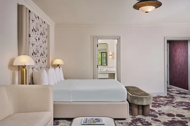 غرفة فاخرة بسرير كينج بشرفة، Royal Park Hotel 4/10
