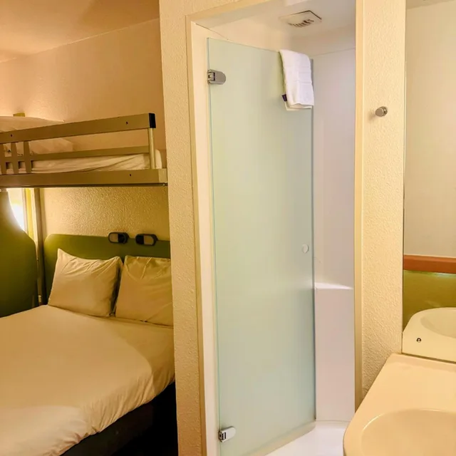 غرفة قياسية بسرير مزدوج وسرير فردي، Ibis Budget Sheffield Arena 8/10