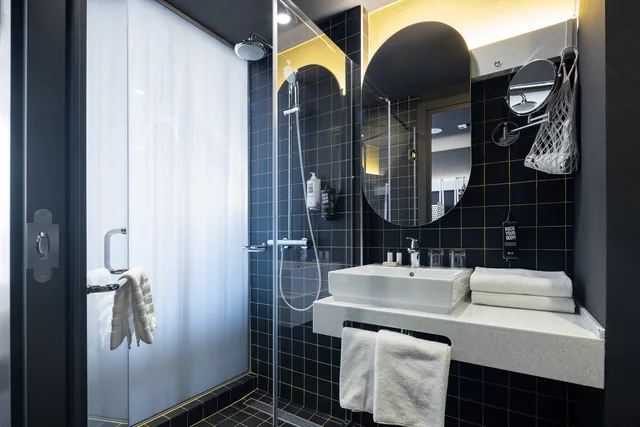 غرفة بريميوم بسرير كوين، ibis Almaty Jetisu 7/7