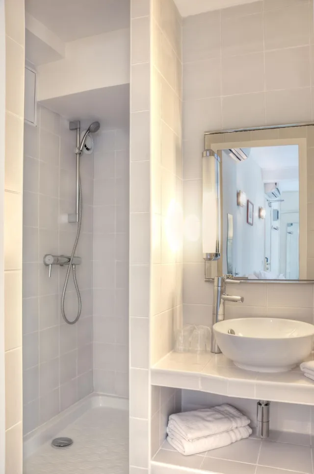 جناح جونيور بسرير كوين وسريرين منفصلين، HOTEL DE LA MOTTE PICQUET 5/5