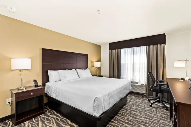 استوديو بسرير كينج مع أريكة لذوي الإعاقة، Cobblestone Hotel & Suites International Falls 2/4