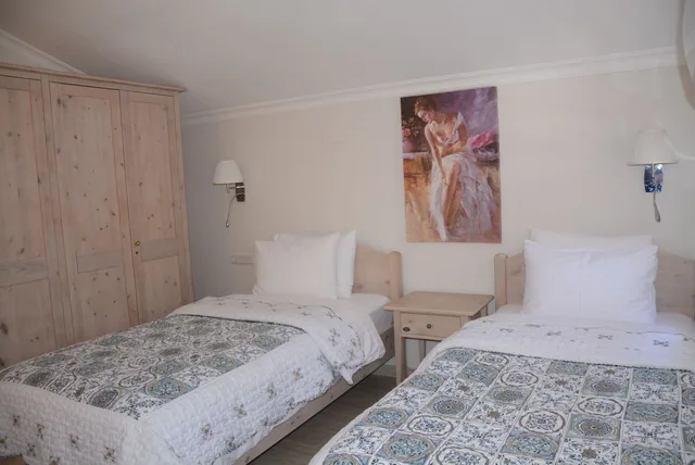 شقة كومفورت بسرير كوين وسريرين منفصلين بإطلالة على البحيرة بغرفتي نوم، Berg Hotel 1/4