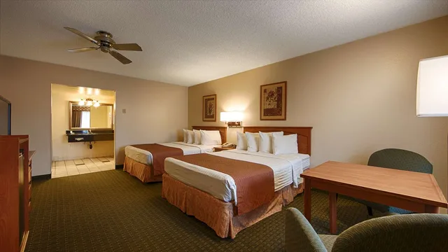Room, 2 Queen Beds, Accessible, SureStay Hotel by Best Western Tehachapi 3/5