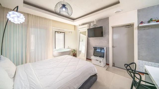 1 Bedroom, Basic, Double Bed, Gyeongju 20Th Street Pension 1/8