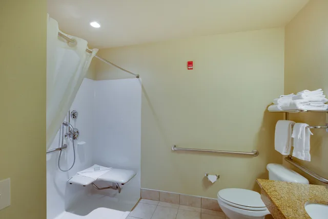 غرفة بسريرين كوين لذوي الإعاقة، Cobblestone Inn & Suites - Clintonville 6/7