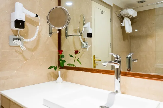 Luxury, King Bed, City View, Executive Level، Gemini Continental 4/8