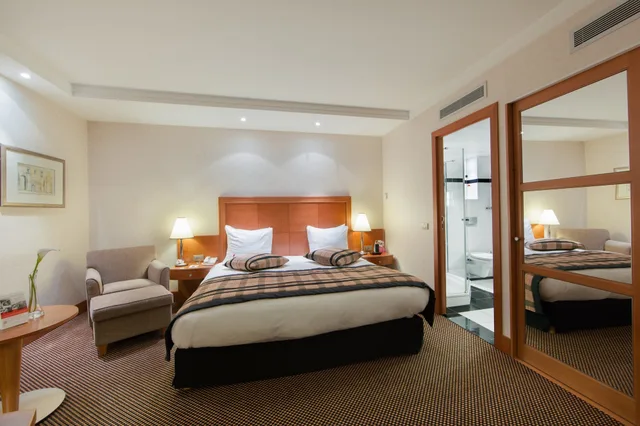 Senior, Suite, King Bed, Park View، Crowne Plaza Brussels Airport 2/8