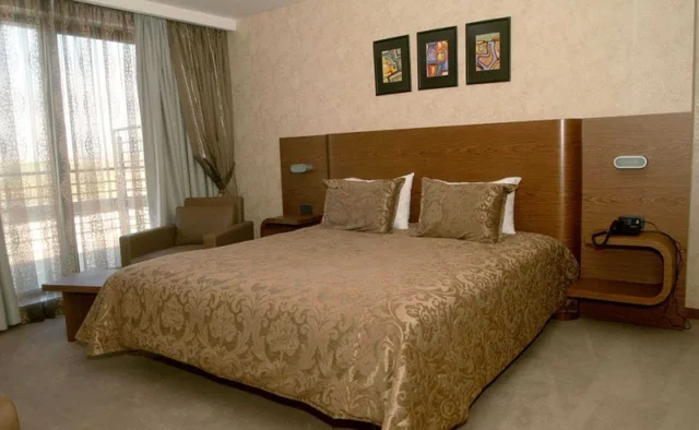 غرفة قياسية بسرير مزدوج أو سريرين منفصلين، Emerald Hotel 1/4