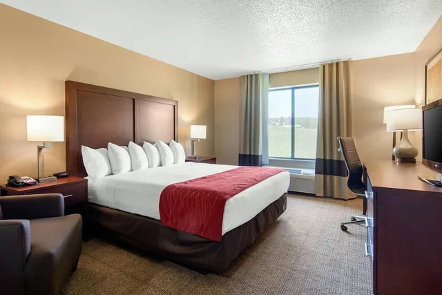 غرفة بسرير كينج لذوي الإعاقة، Comfort Inn & Suites Cooperstown / Milford 5/6