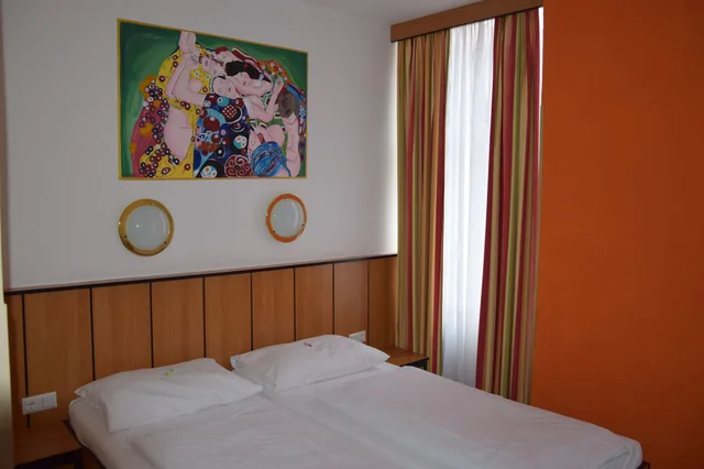 Art, Twin Beds، Gartenhotel Gabriel 2/4