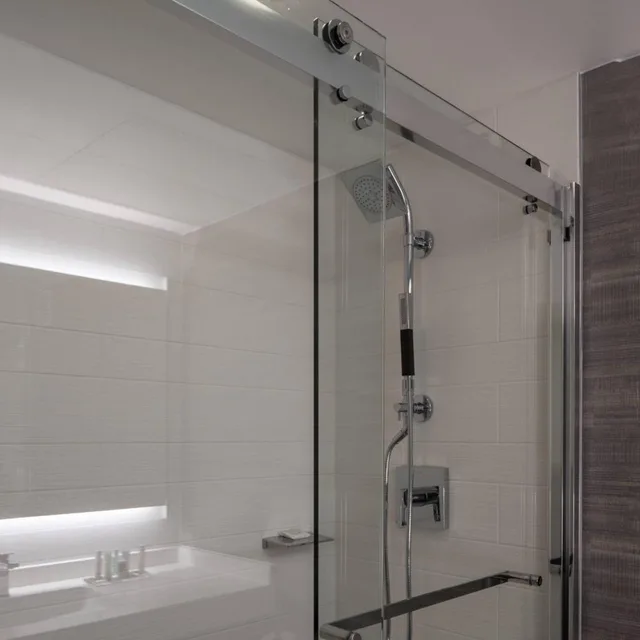 غرفة بسريرين مزدوجين مع دخول صالة النادي في طابق مرتفع، Marriott Tysons Corner 10/10
