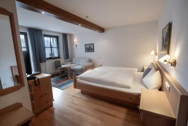 غرفة ديلوكس بسرير كينج مع أريكة، Hotel Oberschmied 3/4