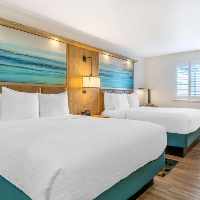 جناح بغرفتي نوم بحوض جاكوزي، Best Western Plus Capitola By the Sea Inn Suites 2/10