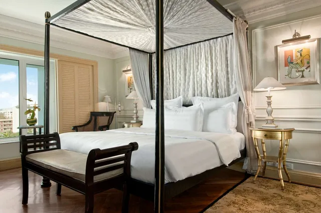 Majestic, Suite, King Bed, Executive Lounge Access، Hilton Mumbai International Airport 2/3
