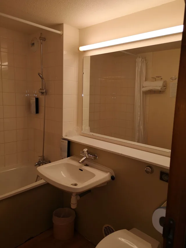 غرفة قياسية بسريرين منفصلين، Hotel Campanile Angers Ouest Beaucouze 4/4