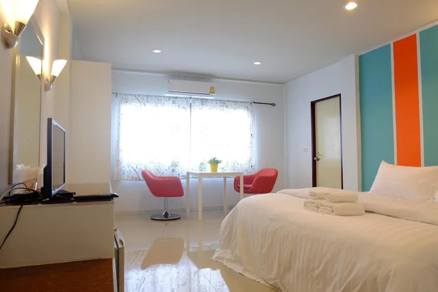 غرفة ديلوكس بسرير كينج، Juntima Place At Amphawa 1/2