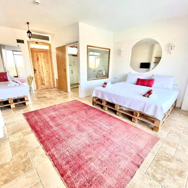 غرفة ديلوكس بسرير مزدوج بحوض استحمام، Alacati Barbarossa Hotel 5/7