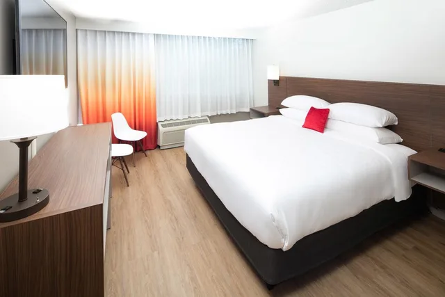 غرفة بسرير كينج، Holiday Inn Express Atlanta Airport - North by IHG 4/6
