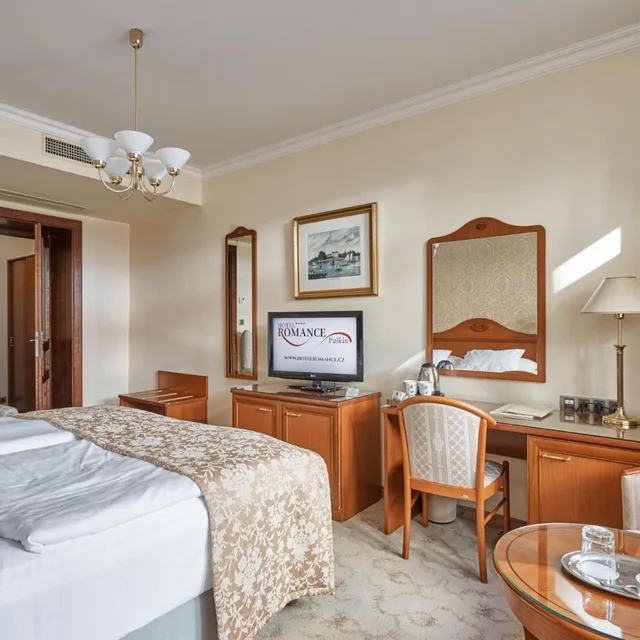 Room, Double or Twin Bed, Hotel Romance Puskin 2/4